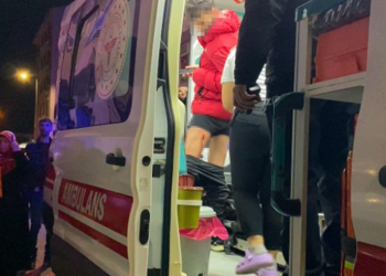 Tartıştığı erkek arkadaşını bıçakla yaraladı