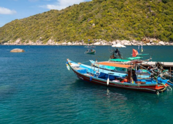 Tayland'da tekne yangını: İngiliz turist kayıp