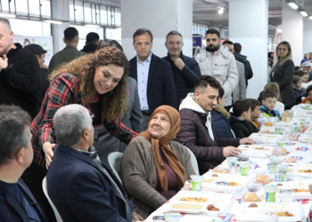 Tekirdağ'da 2 bin kişi ‘Büyük Ailem İftar Sofrası’nda oruç açtı