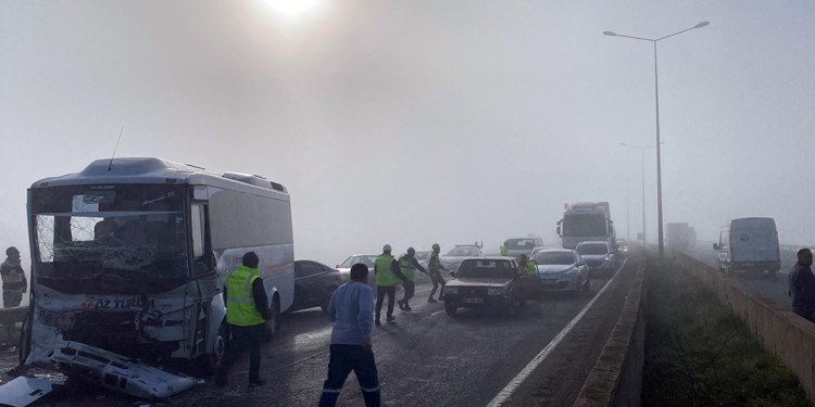 Tekirdağ'da siste zincirleme kaza: 7 yaralı