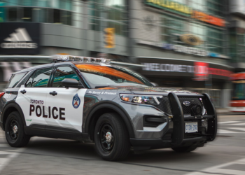 Toronto'da bara silahlı saldırı 12 yaralı