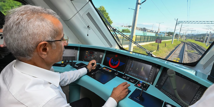 Trenlerde aile ve yeni çiftlere indirim müjdesi