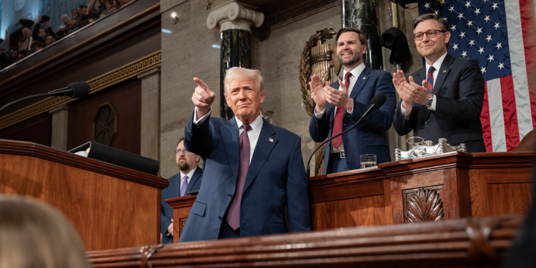 Trump, İran dini lideri Hamaney'e mektup gönderdiğini açıkladı