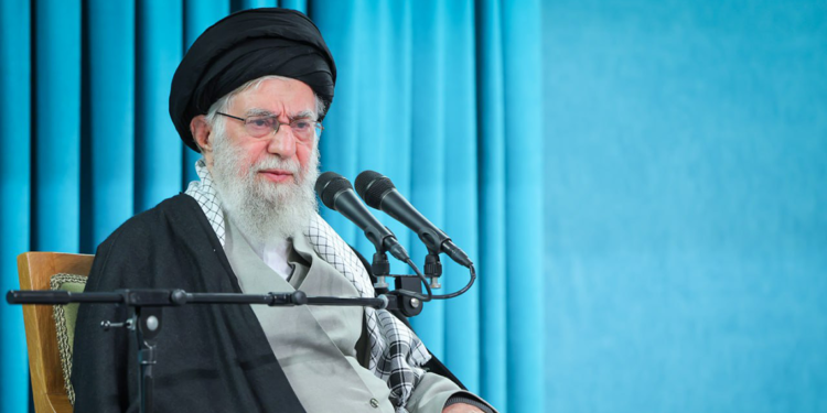 Trump'ın Hamaney'e yazdığı mektubu İran'a teslim edildi