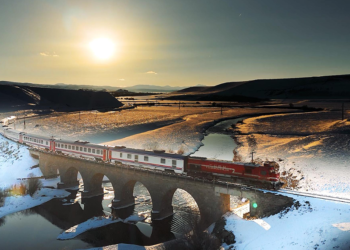 Turistik Doğu Ekspresi'nin Erzurum geçişi, dronla görüntülendi