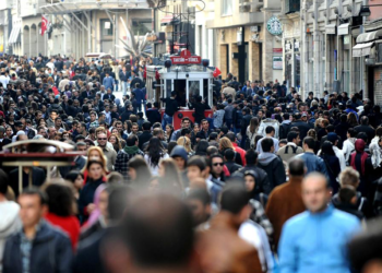 Türkiye'de kadın nüfus oranı yüzde 49,98'e ulaştı
