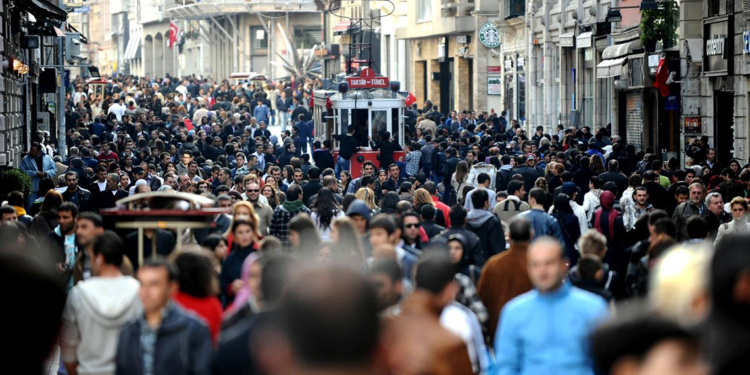 Türkiye'de kadın nüfus oranı yüzde 49,98'e ulaştı