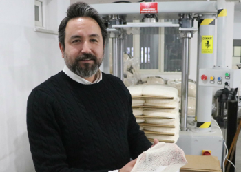 Türkiye'nin ithal ettiği midye filesini üretti; İspanya'ya satıyor