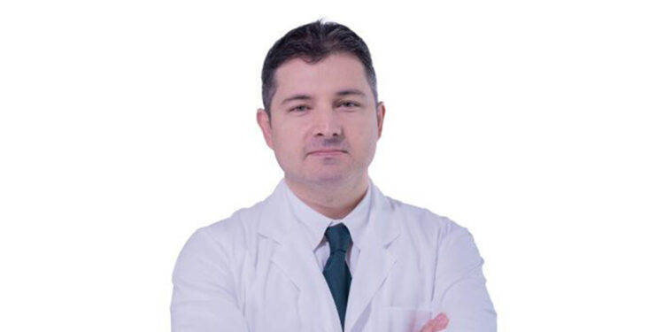 İşitme kaybı zamanla ya da aniden gelişebilir