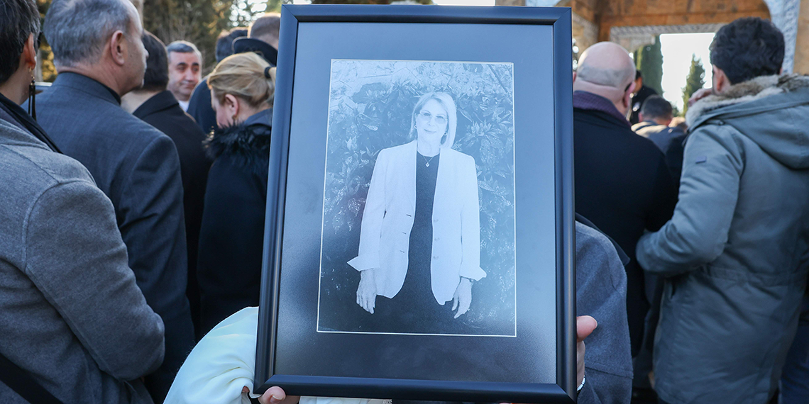 Ünlü seramik sanatçısı Nedret Çini Tanfer, toprağa verildi