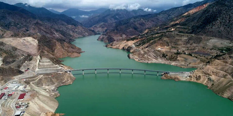 Viyadükler güvenli ulaşım sağlıyor