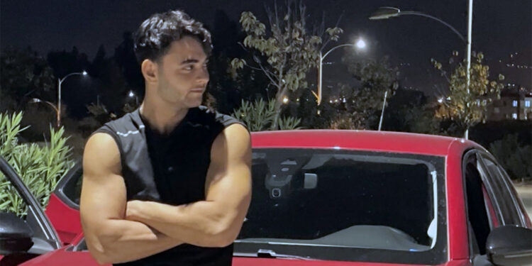 Adana'da yaya geçidinde motosiklet kazası; 1 ölü