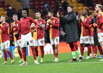 Yenilgisiz lider Galatasaray hedefte