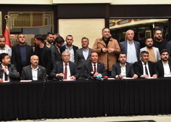 YRP'li 2 ilçe belediye başkanı partilerinden istifa etti