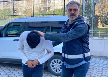 Yolda yürüyen kadına tacizde bulunup, darbeden şüpheli yakalandı