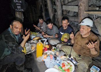 Zonguldak'ta madenciler ilk sahuru, yerin 120 metre altında yaptı