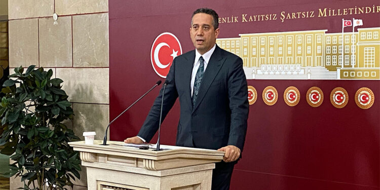 18 ile 19 Mart'ta demokrasi ve hukuk cinayeti işlenmiştir