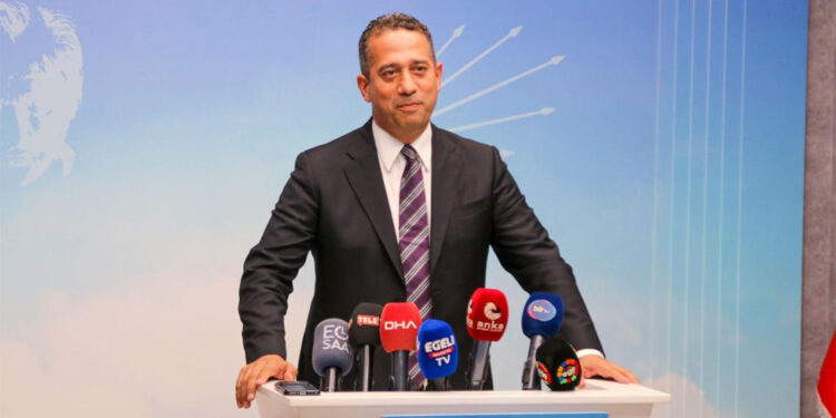 Helal oylarla alınan bu koltuk haram talimatla gasp edilemez!