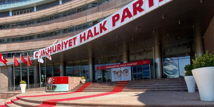 CHP'nin cumhurbaşkanı adayı ön seçiminde üye olmayanlar da oy kullanabilecek