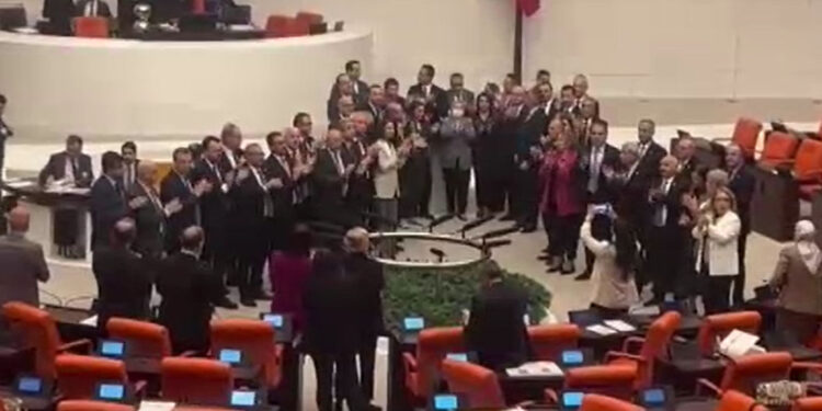 TBMM'de Ekrem İmamoğlu'nun diplomasının iptal edilmesine tepki