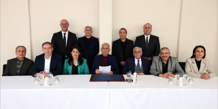 Abdullah Öcalan ailesi ile görüştü