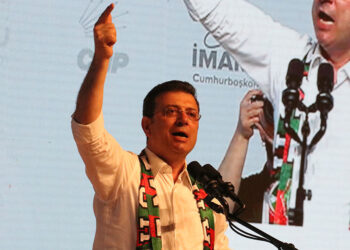 3 Mart'ta demokrasi devrine imza atacağız
