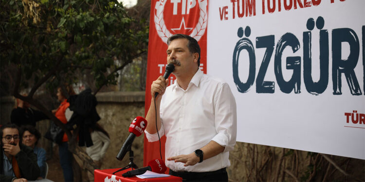 Bu ülkede adalet için birleşmek zorundayız