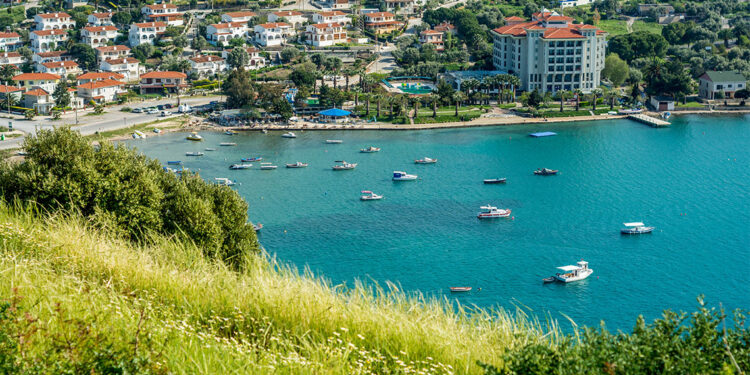 Ege'nin Mistik Koyaklarında antik çağın kapıları aralanıyor