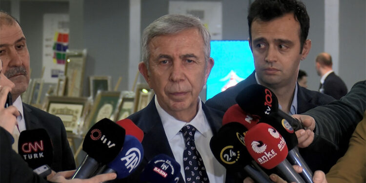 Siyasette insan ancak kendi kendine kefil olabilir