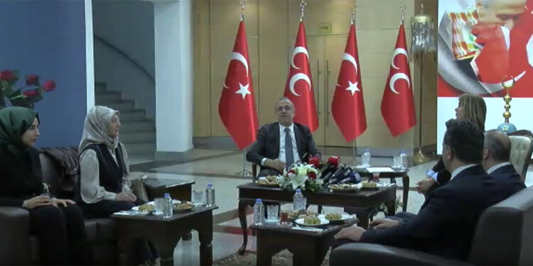 MHP heyeti AK Parti ile bayramlaştı