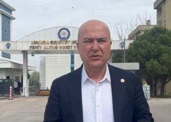 Murat Bakan ODTÜ'de gözaltına alınan öğrenciler için TEM'de