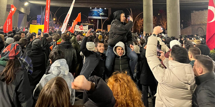 ODTÜ'lü öğrenciler gözaltına alındı