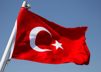 Uyanık ol Türkiye!