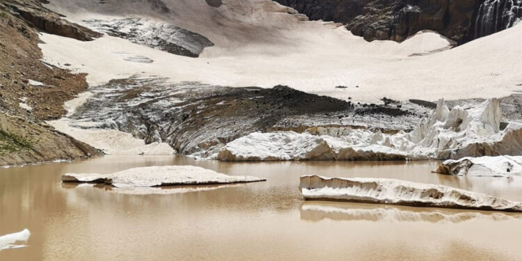 20 bin yıllık buzullar eriyor