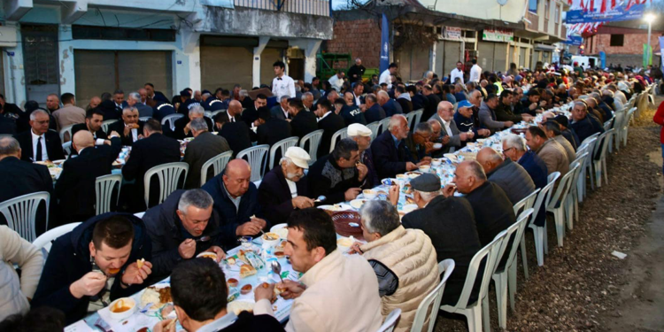‘İki Şehir Bir Sofra’ iftarına 2 bin kişi katıldı
