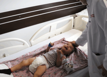 2 yaşındaki çocuğa, yanağından alınan yama ile idrar kanalı oluşturuldu