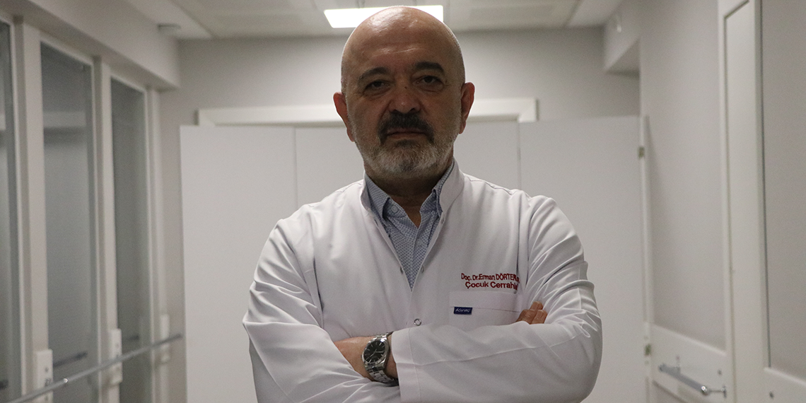 2 yaşındaki çocuğa, yanağından alınan yama ile idrar kanalı oluşturuldu