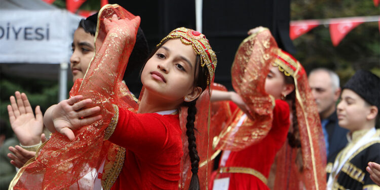 Türk Dünyası Çocuk Festivali başladı