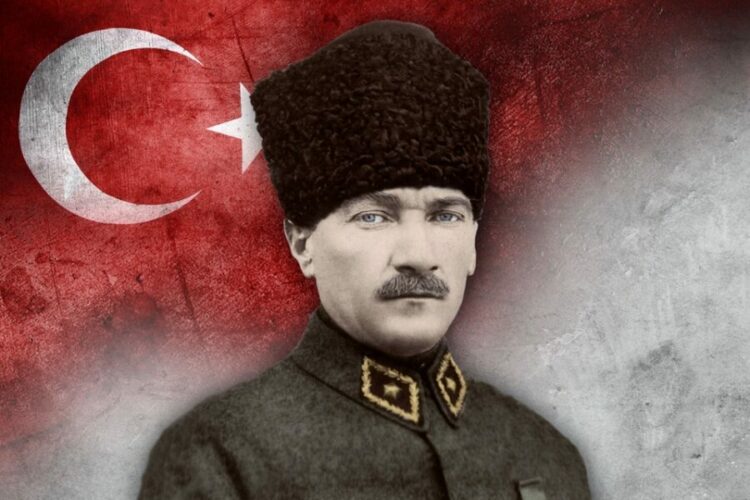 Rütbenin dışındaki Atatürk