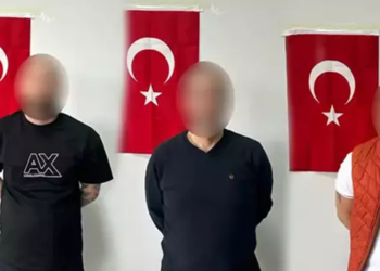 5'i kırmızı bültenle aranan 8 şüpheli Türkiye'ye getirildi