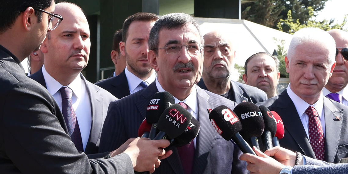 8'inci Cumhurbaşkanı Turgut Özal mezarı başında anıldı