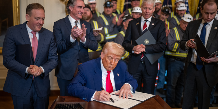 ABD'den Çin'e yüzde 104 gümrük vergisi kararı