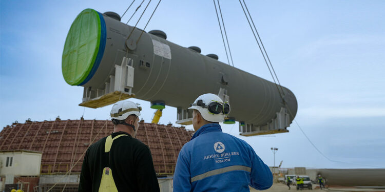 Akkuyu NGS'de ilk büyük boyutlu ekipman bina içine taşındı