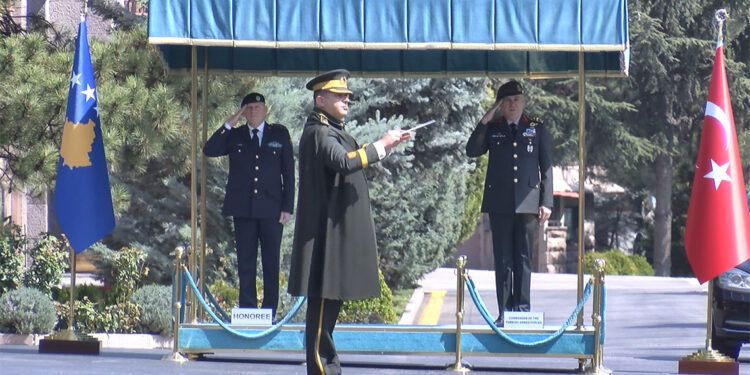 Genelkurmay Başkanı Orgeneral Metin Gürak, Kosovalı mevkidaşı ile görüştü