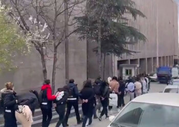 Fuhuş tuzağı ile erkekleri ağına düşüren çeteye operasyon; 22 gözaltı