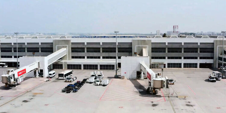 Antalya Havalimanı'nda yolcu kapasitesi 82 milyona çıkarıldı