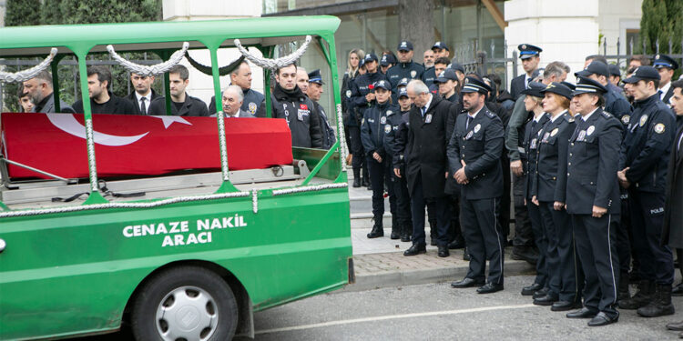 Arka Sokaklar'ın Aylin Komiser'i şehit oldu