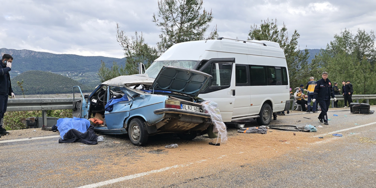 Adana'da katliam gibi kaza! 5 kişi öldü, 8 yaralı