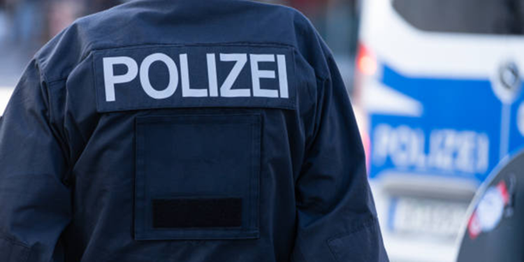 Almanya'da evdeki 3 kişi öldürüldü