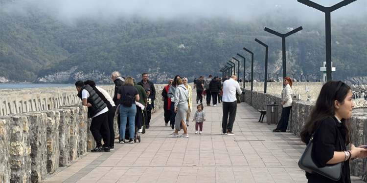 Amasra'da bayram yoğunluğu sürüyor
